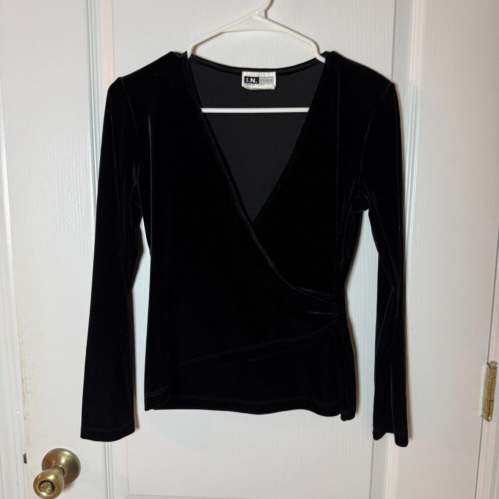 I.N. Studio Black Velvet Wrap S Top Women’s Going Out 90's Classic Chic Timeless